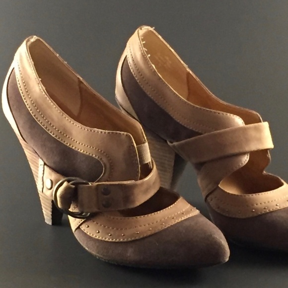 Saks Fifth In-House Brand Shoes Size 8 Womens - Picture 1 of 8